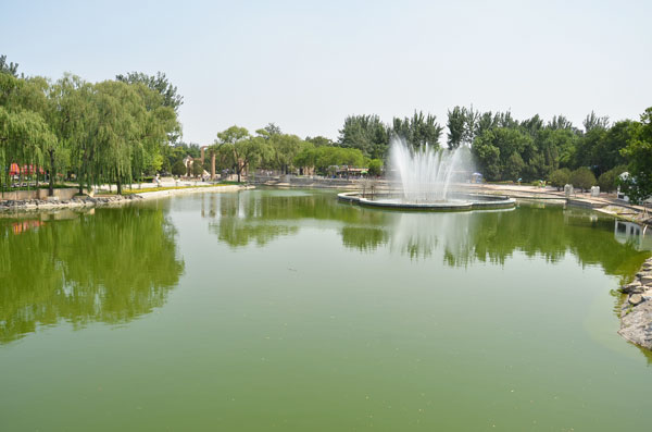 市政公園景觀池怎樣防治噴泉水變綠?